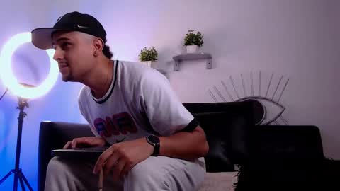  DEIVY  online show from November 2025 01:33:01 AM