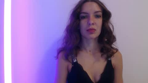 Aurora online show from September 2025 05:45:02 AM