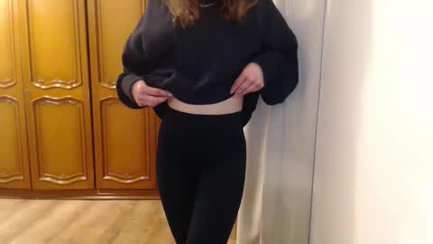 Aurora online show from December 2025 06:30:02 AM