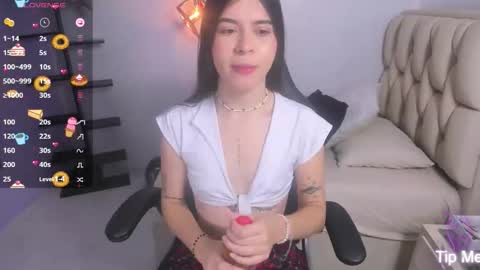 delilah_leone online show from October 2025 07:04:02 PM
