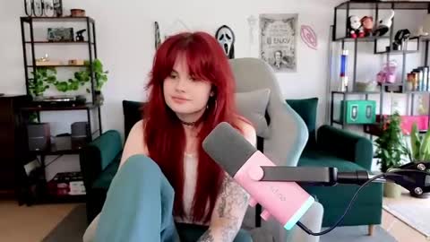 Snapshot of dellacrush_ chatting on May 2026 10:00:01 AM dellacrush_ online show from May 2026 10:00:01 AM