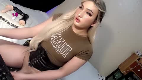 Chesca online show from December 2024 06:35:02 AM