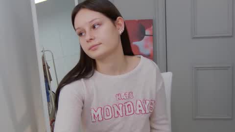demi_murr online show from October 2025 01:11:01 PM