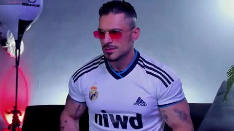 dennis_cox_ online show from January 2026 11:30:01 PM