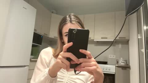 Denni online show from November 2025 03:34:02 PM