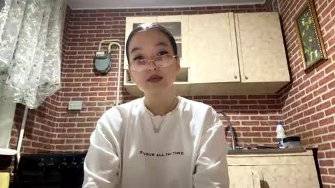 Snapshot of denysebernacchi chatting on October 2025 02:02:01 PM Emma online show from October 2025 02:02:01 PM