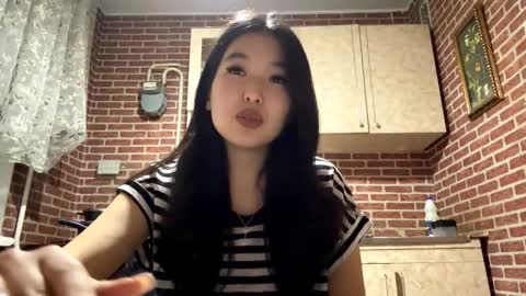 Snapshot of denysebernacchi chatting on October 2025 02:52:01 PM Emma online show from October 2025 02:52:01 PM