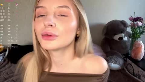 Vi  Victoria online show from November 2025 01:02:01 PM