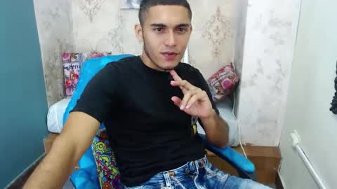 Snapshot of derek_storm_ chatting on September 2025 02:37:01 AM D E R E K online show from September 2025 02:37:01 AM