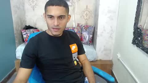 Snapshot of derek_storm_ chatting on September 2025 02:59:02 AM D E R E K online show from September 2025 02:59:02 AM