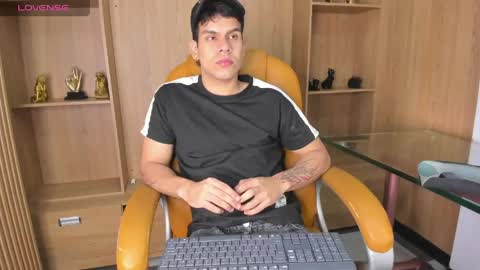 Snapshot of derek_voss chatting on April 2026 12:50:01 PM derek_voss online show from April 2026 12:50:01 PM