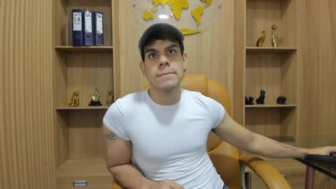 Snapshot of derek_voss chatting on April 2026 11:34:01 AM derek_voss online show from April 2026 11:34:01 AM