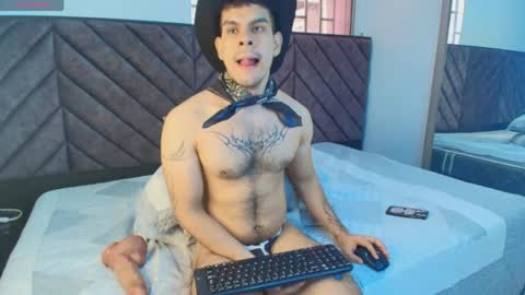 Snapshot of derek_voss chatting on May 2026 03:06:02 PM derek_voss online show from May 2026 03:06:02 PM
