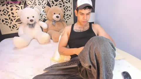Snapshot of derek_voss chatting on May 2026 12:33:01 PM derek_voss online show from May 2026 12:33:01 PM