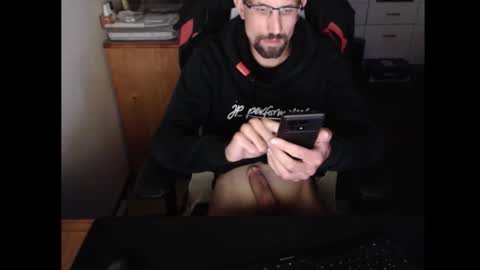 Snapshot of dermattes chatting on September 2025 12:43:01 PM dermattes online show from September 2025 12:43:01 PM