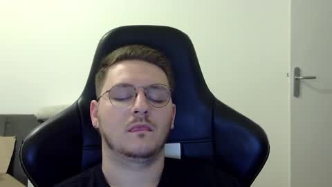 Snapshot of dervechi chatting on October 2025 04:18:02 PM dervechi online show from October 2025 04:18:02 PM