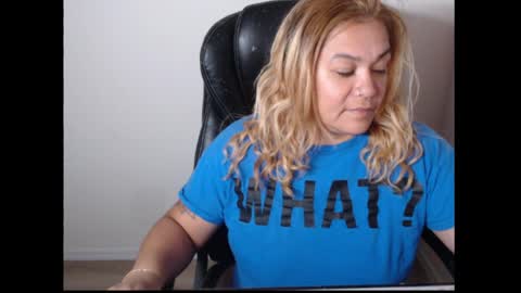 Snapshot of desertadventures25 chatting on April 2026 06:02:02 AM desertadventures25 online show from April 2026 06:02:02 AM