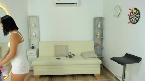Snapshot of desiredworld_ chatting on May 2026 12:49:01 AM JASMINE - DARWIN - MEGAN - JUANCA online show from May 2026 12:49:01 AM