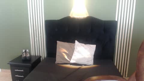 Snapshot of desiring__angel chatting on December 2024 07:26:01 AM Desiring Angel online show from December 2024 07:26:01 AM