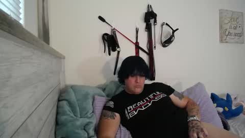 Snapshot of desmondks chatting on November 2025 11:31:01 PM Dezmond online show from November 2025 11:31:01 PM