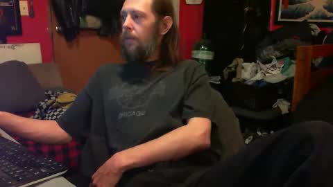 Snapshot of desolation2012 chatting on February 2025 09:06:02 PM desolation2012 online show from February 2025 09:06:02 PM