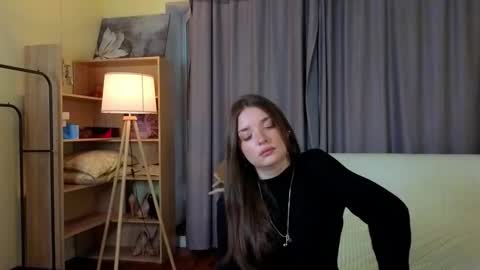 Snapshot of dessiehollembaek chatting on October 2025 01:03:02 PM kristine online show from October 2025 01:03:02 PM