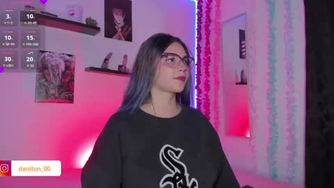 Snapshot of destiny14_ chatting on September 2025 05:33:01 AM Dani online show from September 2025 05:33:01 AM