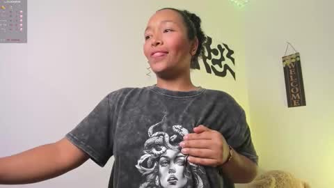 Snapshot of desty_y chatting on September 2025 04:56:02 AM desty_y online show from September 2025 04:56:02 AM