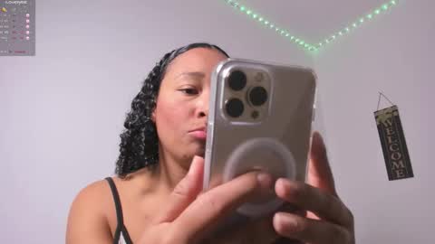 Snapshot of desty_y chatting on October 2025 04:27:01 PM desty_y online show from October 2025 04:27:01 PM