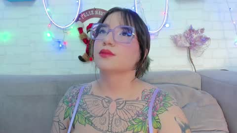 Snapshot of deva_blue chatting on December 2024 05:50:02 AM Deva Blue online show from December 2024 05:50:02 AM