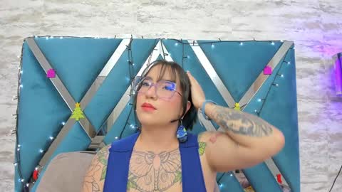 Snapshot of deva_blue chatting on December 2024 04:23:02 AM Deva Blue online show from December 2024 04:23:02 AM