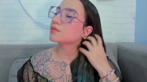 Snapshot of deva_blue chatting on February 2025 08:44:02 AM Deva Blue online show from February 2025 08:44:02 AM