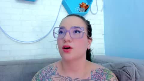 Snapshot of deva_blue chatting on February 2025 09:42:01 AM Deva Blue online show from February 2025 09:42:01 AM