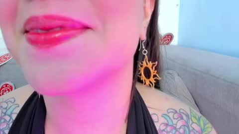 Snapshot of deva_blue chatting on February 2025 04:58:01 AM Deva Blue online show from February 2025 04:58:01 AM