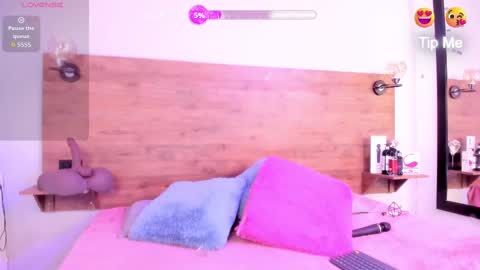 Mrs Devora online show from November 2025 09:14:02 PM