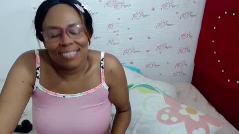 Snapshot of devorasexy2 chatting on December 2024 03:05:02 PM Devora.. online show from December 2024 03:05:02 PM