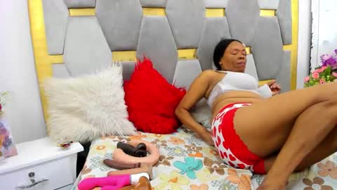 Snapshot of devorasexy2 chatting on December 2024 02:07:01 PM Devora.. online show from December 2024 02:07:01 PM