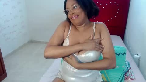 Snapshot of devorasexy2 chatting on April 2026 10:14:02 PM Devora.. online show from April 2026 10:14:02 PM
