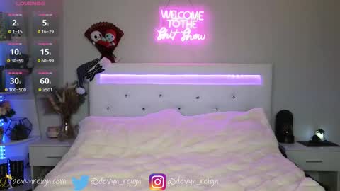 Devyn Reign online show from November 2025 06:22:01 AM