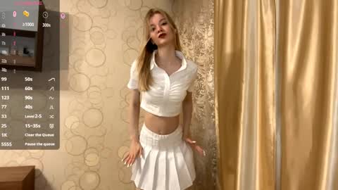 Snapshot of dewdropdoll chatting on May 2026 03:39:02 PM dewdropdoll online show from May 2026 03:39:02 PM