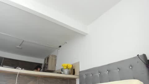 thumb up me please its important online show from October 2025 09:55:01 AM