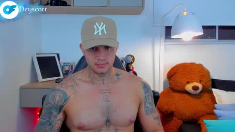 JULIAN online show from February 2025 11:36:02 PM