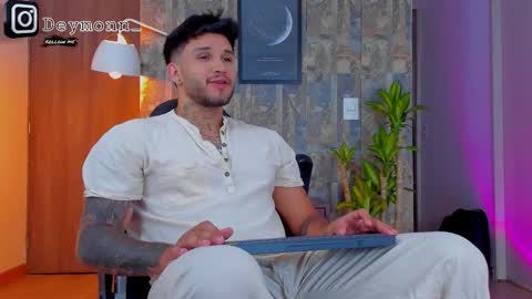 JULIAN online show from September 2025 10:14:01 PM