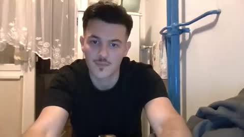 Snapshot of di_loodi chatting on March 2026 12:06:01 AM DiLo online show from March 2026 12:06:01 AM