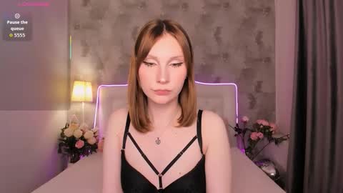 Snapshot of di_moore chatting on October 2025 06:12:01 AM I EEO my schedule this week Thu - Sat 23000800 Sun 08001600 UTC3 online show from October 2025 06:12:01 AM