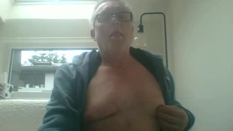 Snapshot of dial76 chatting on January 2025 01:34:01 PM dial76 online show from January 2025 01:34:01 PM