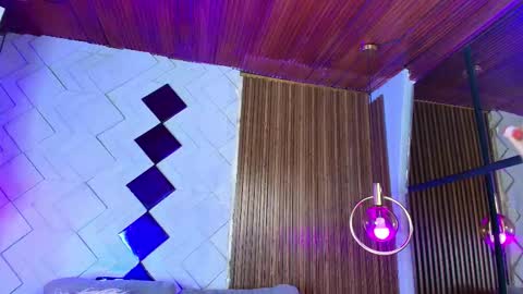 Camila and Megan online show from November 2025 07:05:02 PM