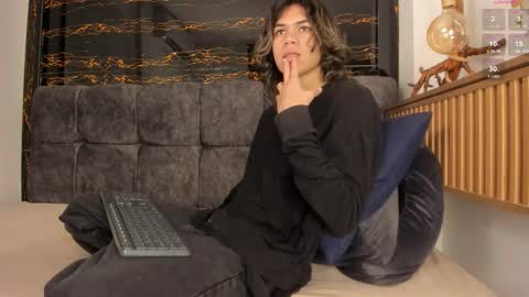 diamond_twink online show from February 2026 02:00:02 PM