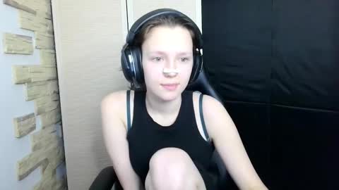 Snapshot of diana_back3 chatting on November 2025 12:22:01 PM diana_back3 online show from November 2025 12:22:01 PM