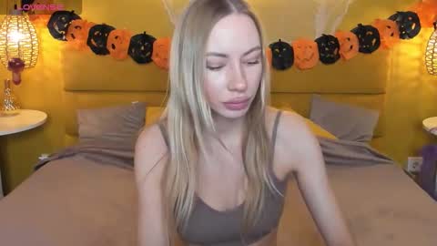 Diana  online show from October 2025 01:39:01 AM